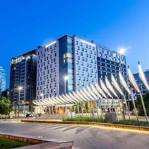 3* מלון Hilton Garden Downtown